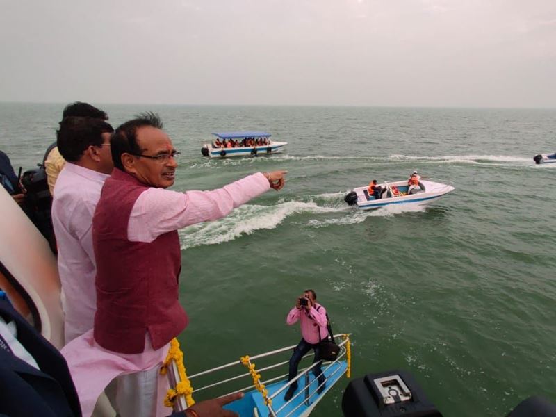 MP में हनुवंतिया जल महोत्सव का आगाज, CM शिवराज सिंह ने किया उद्घाटन, 2 महीने तक टूरिस्ट लेंगे वॉटर स्पोर्ट्स का आनंद