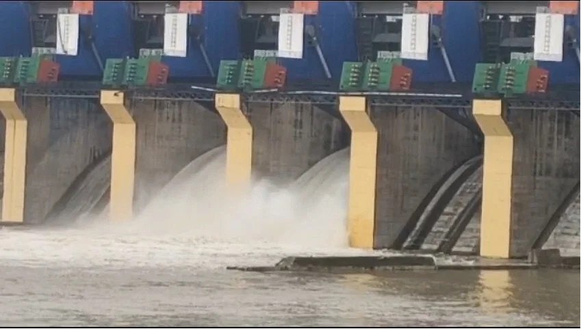 ओंकारेश्वर डैम के चार गेट बंद, इंदिरा सागर के गेटों की ऊंचाई कम की, नर्मदा का जलस्तर घटा