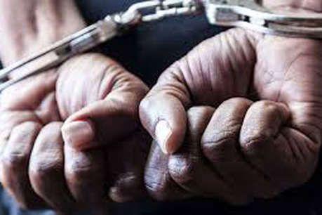 ट्रेन में शराब तस्करी करती महाराष्ट्र की चार युवतियां बियर के 214 टीन के साथ गिरफ्तार