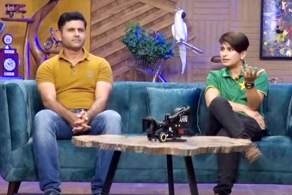 महिला क्रिकेटर निदा पर कमेंट करने वाले पूर्व ऑलराउंडर रज्जाक को लोगों ने फटकारा