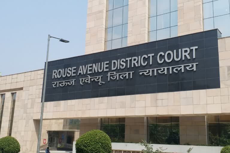 हिमाचल प्रदेश के भूतपूर्व CM वीरभद्र सिंह के खिलाफ आय से अधिक संपत्ति के मामले में केस बंद