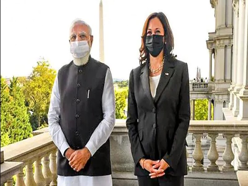 PM मोदी ने कमला हैरिस को काशी का अनोखा उपहार भेंट किया