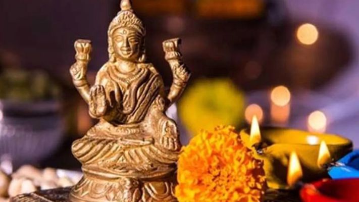 धनतेरस पर लोहा समेत ये चीजें न खरीदें, मां लक्ष्मी हो जाती हैं नाखुश