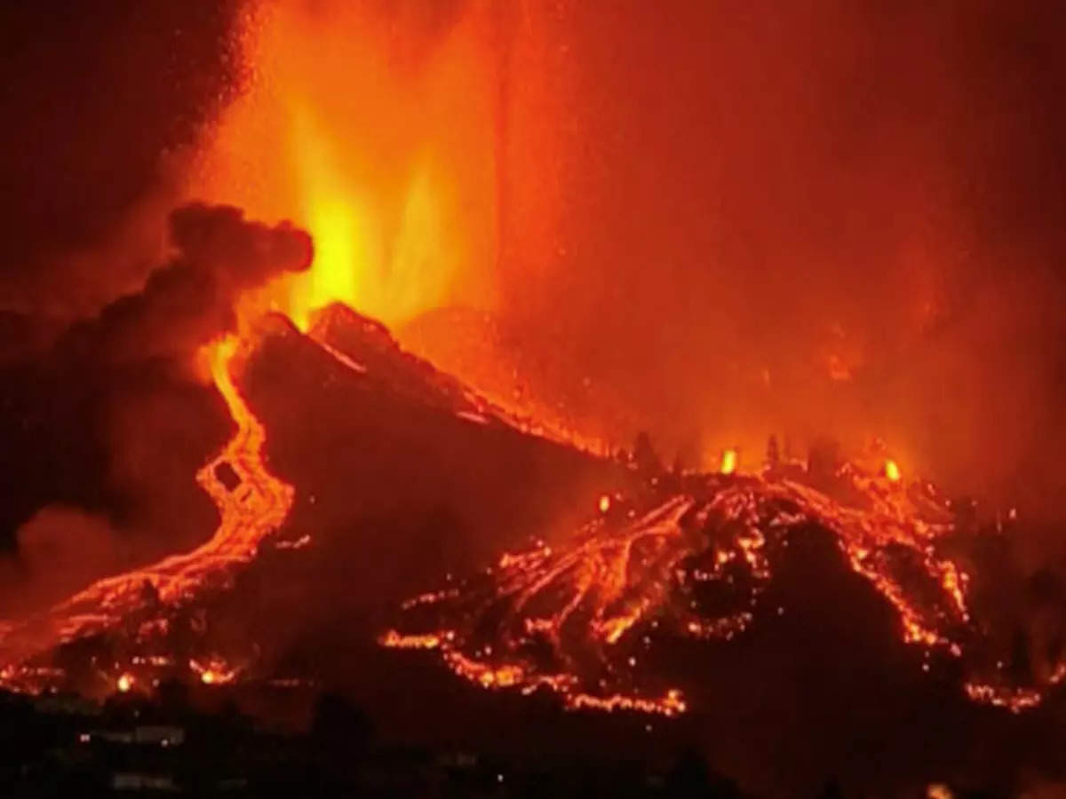 ला पाल्मा ज्वालामुखी के कारण 1484 इमारतें जलकर खाक, खेतों की फसलें भी जली