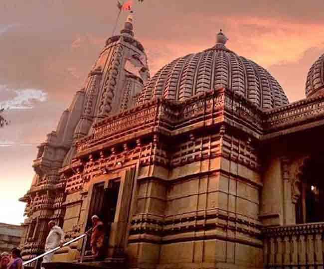 मंदिर और श्मशान में कभी नहीं सोना चाहिए