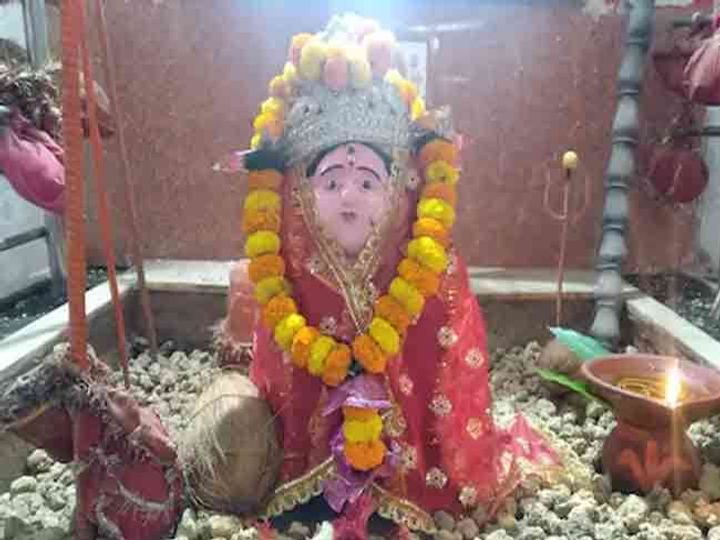 वनदेवी मंदिर में मां को फल-फूल नहीं बल्कि चढ़ाए जाते हैं “पत्थर”