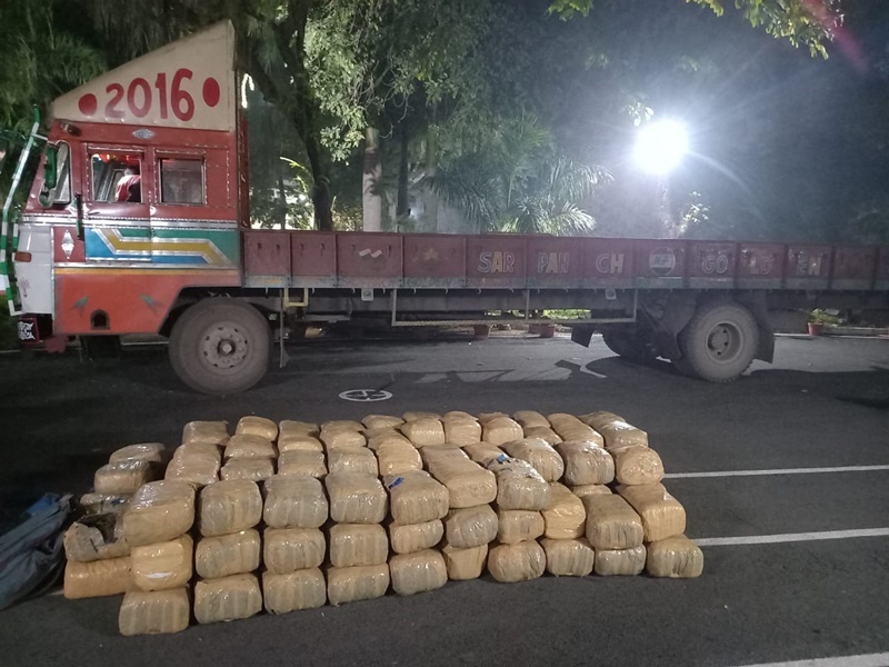 मध्य प्रदेश में डीआरआई ट्रक से पकड़ा साढ़े छह क्विंटल से ज्यादा गांजा
