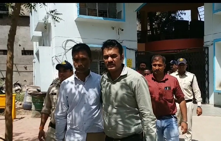 इंदौर को ‘उड़ता पंजाब’ बनाना चाहते थे नशे के सौदागर:जिन इलाकों में ज्यादा स्टूडेंट, वहीं सबसे ज्यादा सप्लाई; पुलिस कंट्रोल रूम से 200 मीटर दूर बना रखा था कारखाना