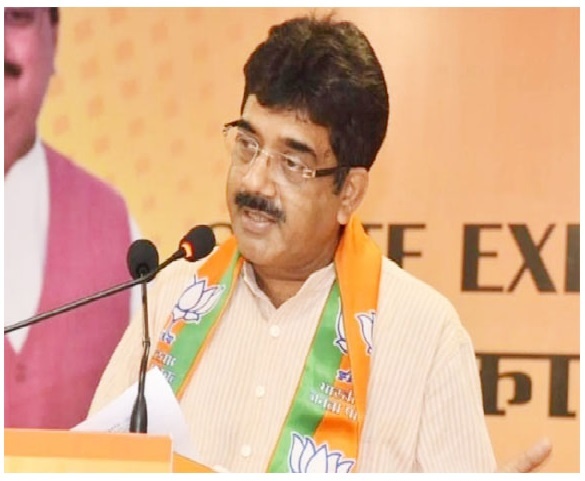 कांग्रेस के 8 विधायकों की टूट पर भाजपा अध्यक्ष तनावड़े ने बताया कि यह फैसला केंद्रीय नेतृत्व का