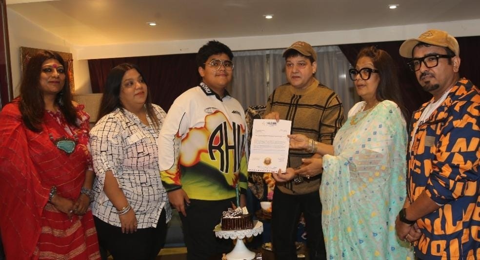 ग्लोबल म्यूजिक आइकॉन स्वर्गीय बप्पी लहरी के जन्मदिन पर आयी एक बड़ी ख़ुशख़बरी! WBR लंदन ने बप्पी लहरी के डाक टिकट और कवर की घोषणा की!