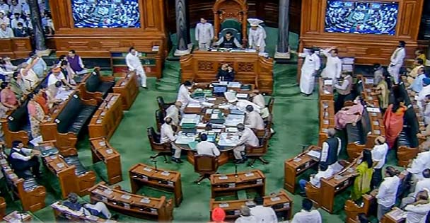 अडानी के मुद्दे पर संसद में विपक्ष का जोरदार हंगामा, कार्यवाही 2 बजे तक स्थगित