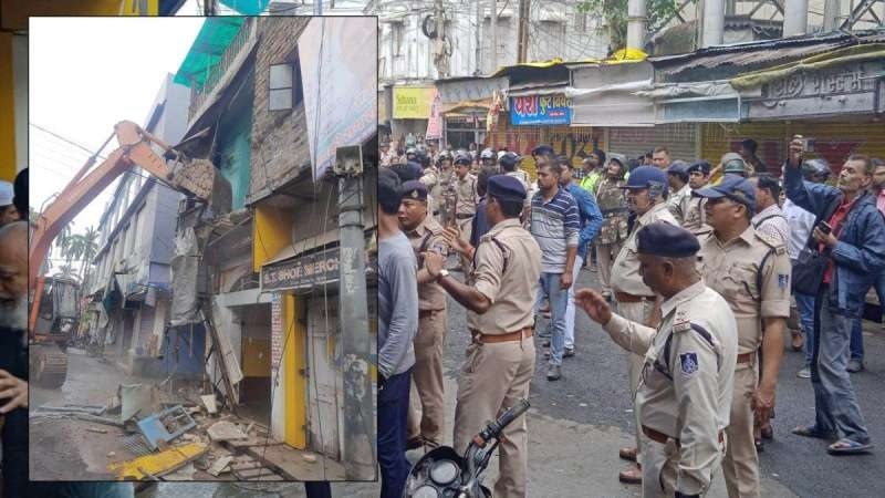 महाकाल सवारी के दौरान थूंकने वालों के मकान तोड़ने ढोल-नगाड़ों के साथ पहुंचा बुलडोजर