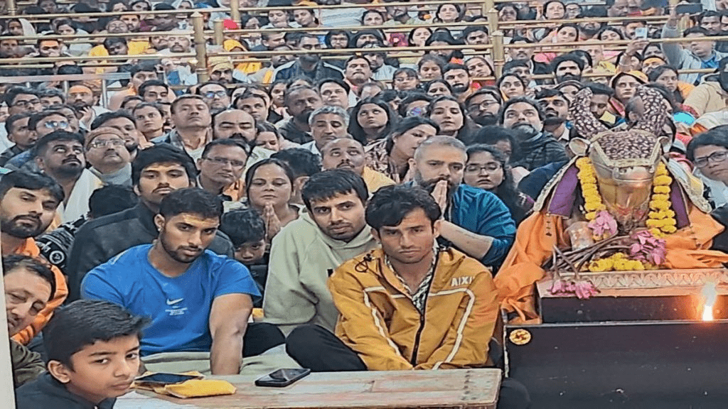 महाकाल की शरण में टीम इंडिया के खिलाड़ी: जीत के बाद तिलक वर्मा, रवि बिश्नोई, वॉशिंगटन सुंदर और जीतेश शर्मा भस्म आरती में हुए शामिल