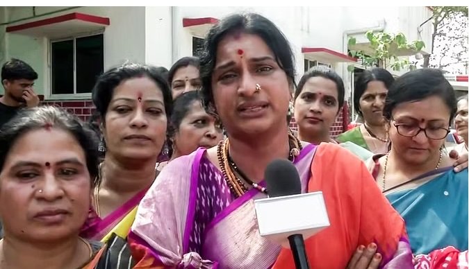 ‘मस्जिद’ की ओर तीर चलाने वाले वीडियो पर माधवी लता बोलीं, ओवैसी भड़काऊ भाषण देने में माहिर।