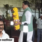 इंदौर के सुशील की पत्नी रोते हुए बोलीं पति को वापस नहीं ला पाई…, उन्हें कम उम्र के 3 आतंकियों ने सीने में मारी गोली
